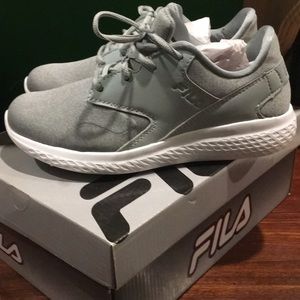 FILA sneakers gray light weight new in box 7.5